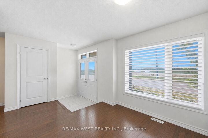 Property Photo:  55 Holyrood Crescent  ON L4H 5G2 