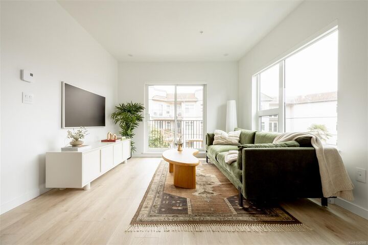 1075 Tillicum Rd #210 — photo 1