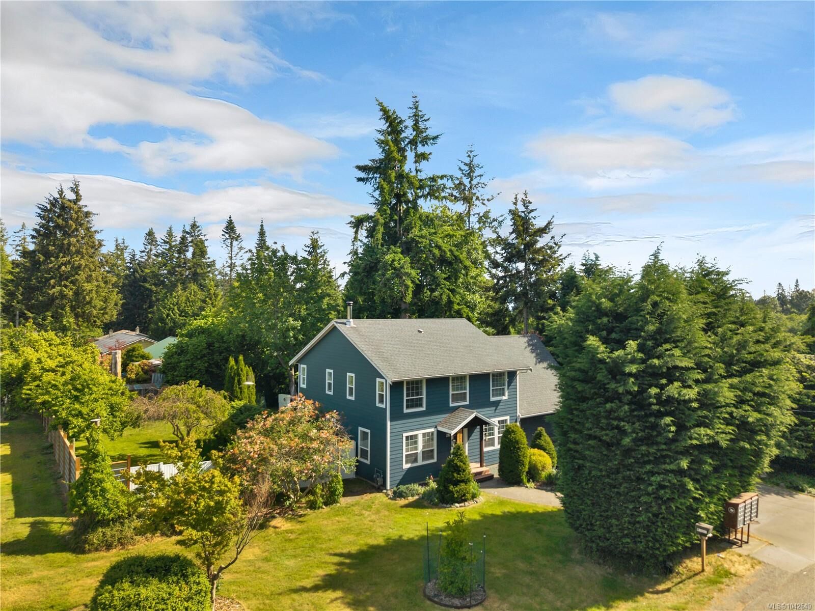 Property Photo: 212 Seabreeze Dr BC V9H 1J1