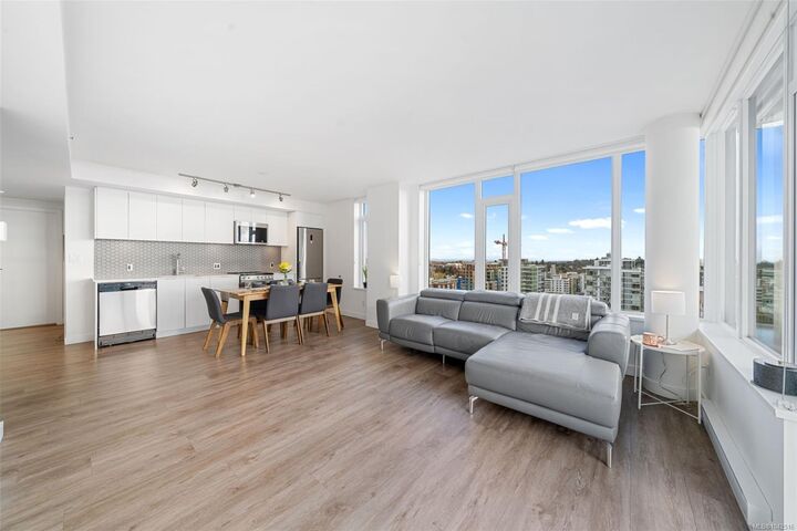 Property Photo: 845 Johnson St #2002 BC V8W 0G3