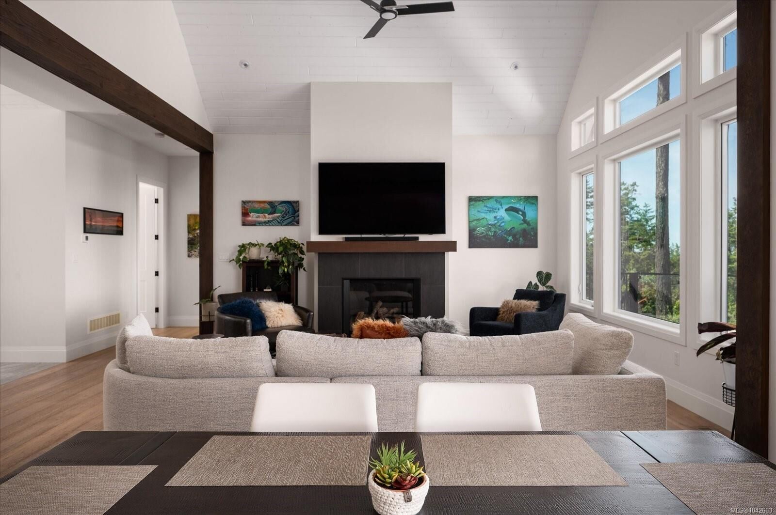 Property Photo: 7336 High Ridge Cres BC V0R 2H0