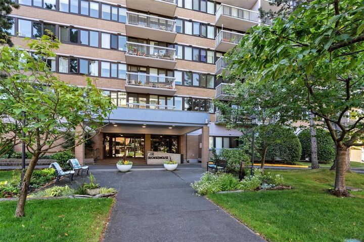 Property Photo:  647 Michigan St #809  BC V8V 1S9 