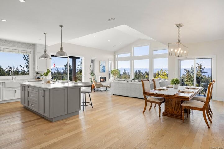 7235 Spar Tree Way — photo 1