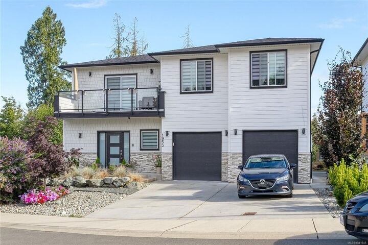 Property Photo: 1953 Farleigh Way BC V9L 0H1