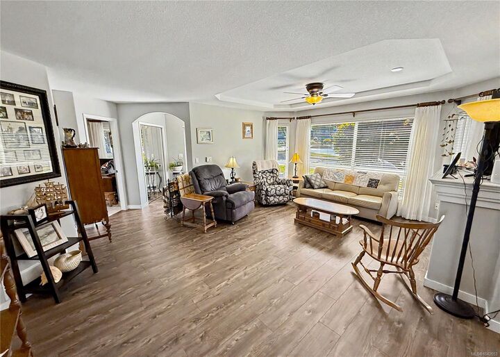 Property Photo: 586 Hampstead St BC V9P 2T7