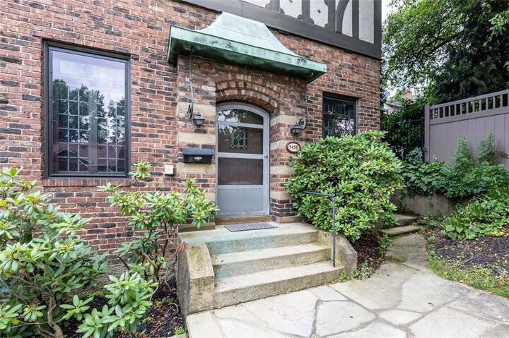 Property Photo:  5450 Fair Oaks Street  PA 15217 