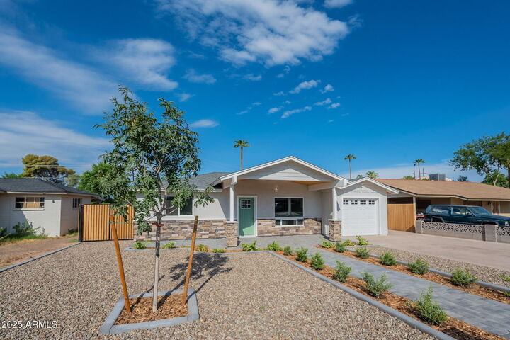 Property Photo:  2814 N 51st Street  AZ 85008 