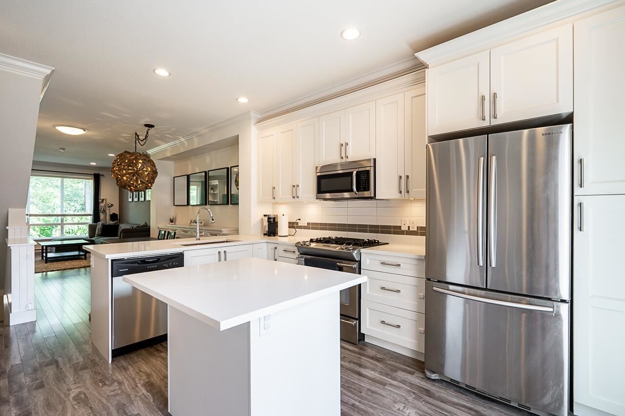 Property Photo: 3039 156 Street 4 BC V3S 6T5
