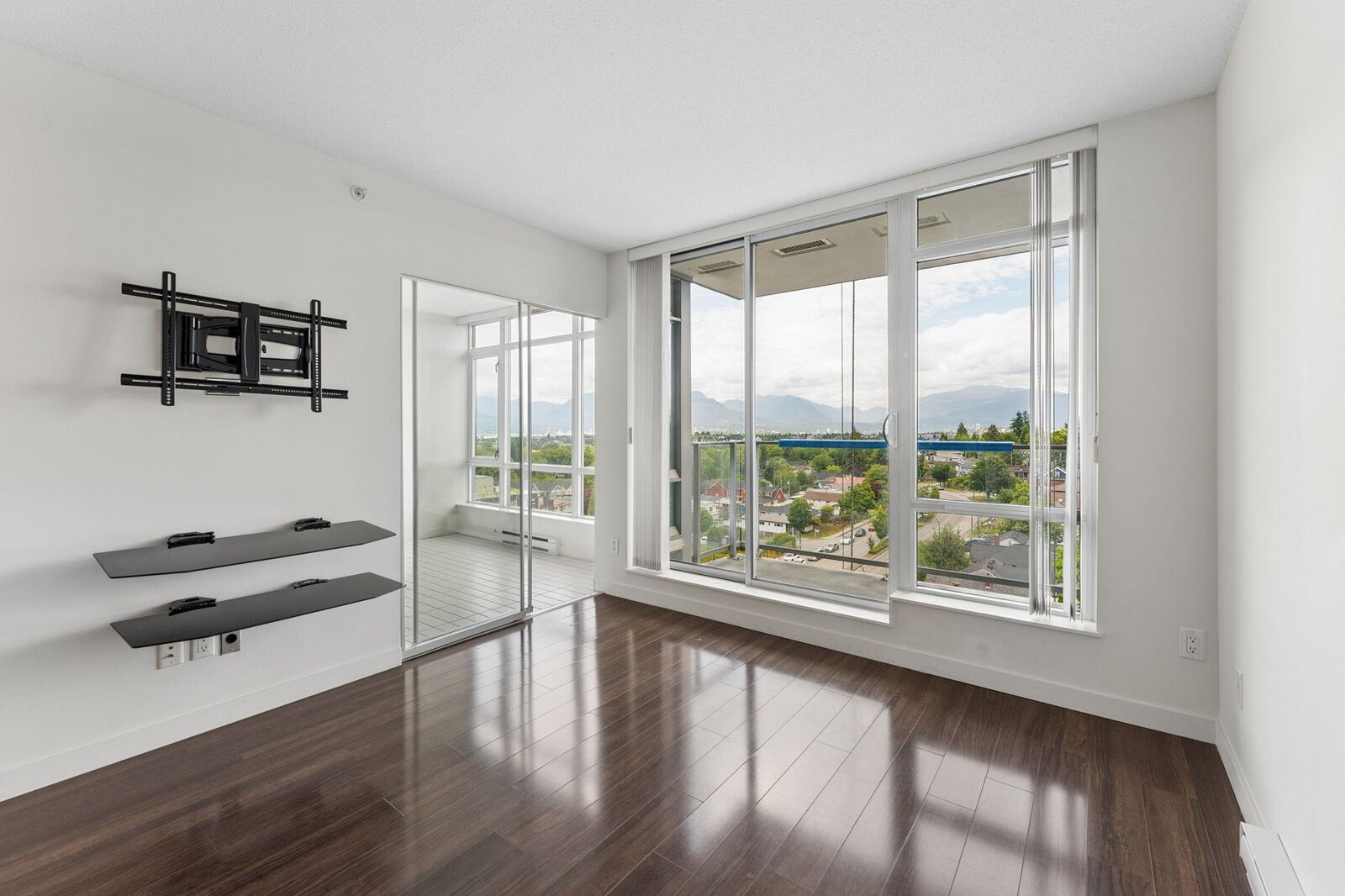 Property Photo:  4815 Eldorado Mews 1003  BC V5R 0B2 