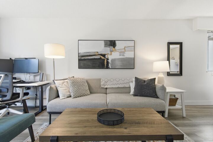 Property Photo: 270 W 3rd Street 203 BC V7M 1G1