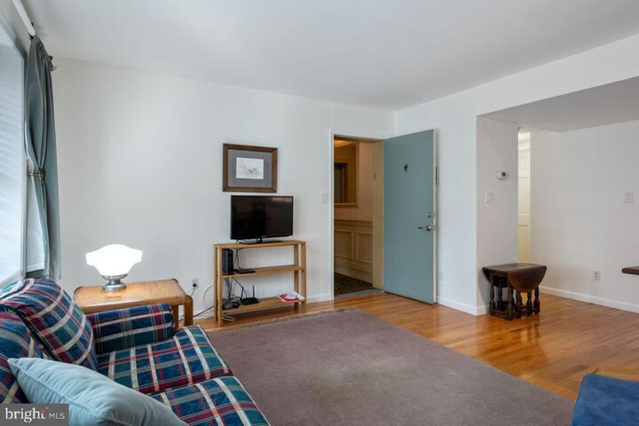 Property Photo: 1407 E Abingdon Drive 2 VA 22314