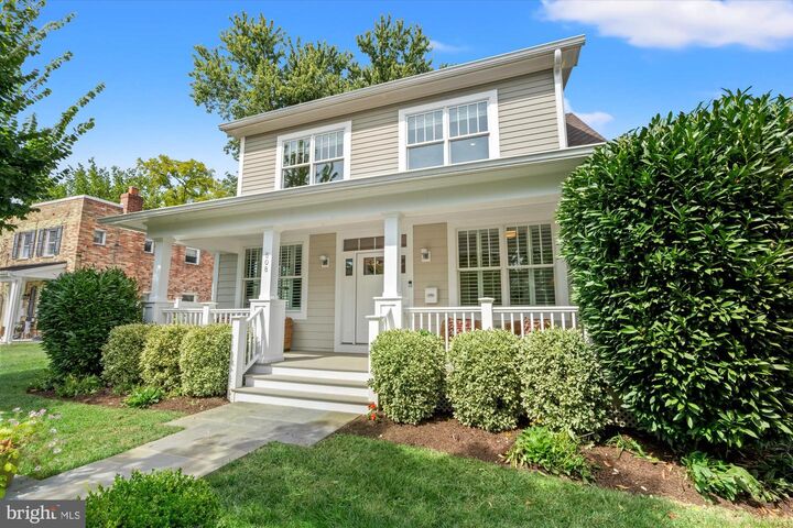 Property Photo: 508 E Custis Avenue VA 22301