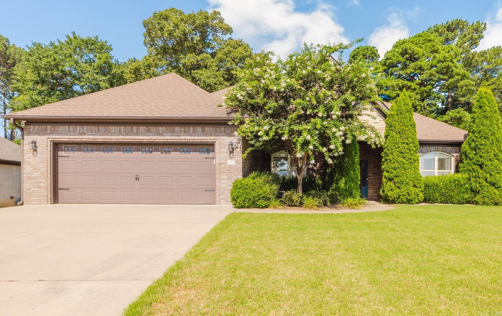 Property Photo:  907 Hunter Lee Drive  AR 72022 