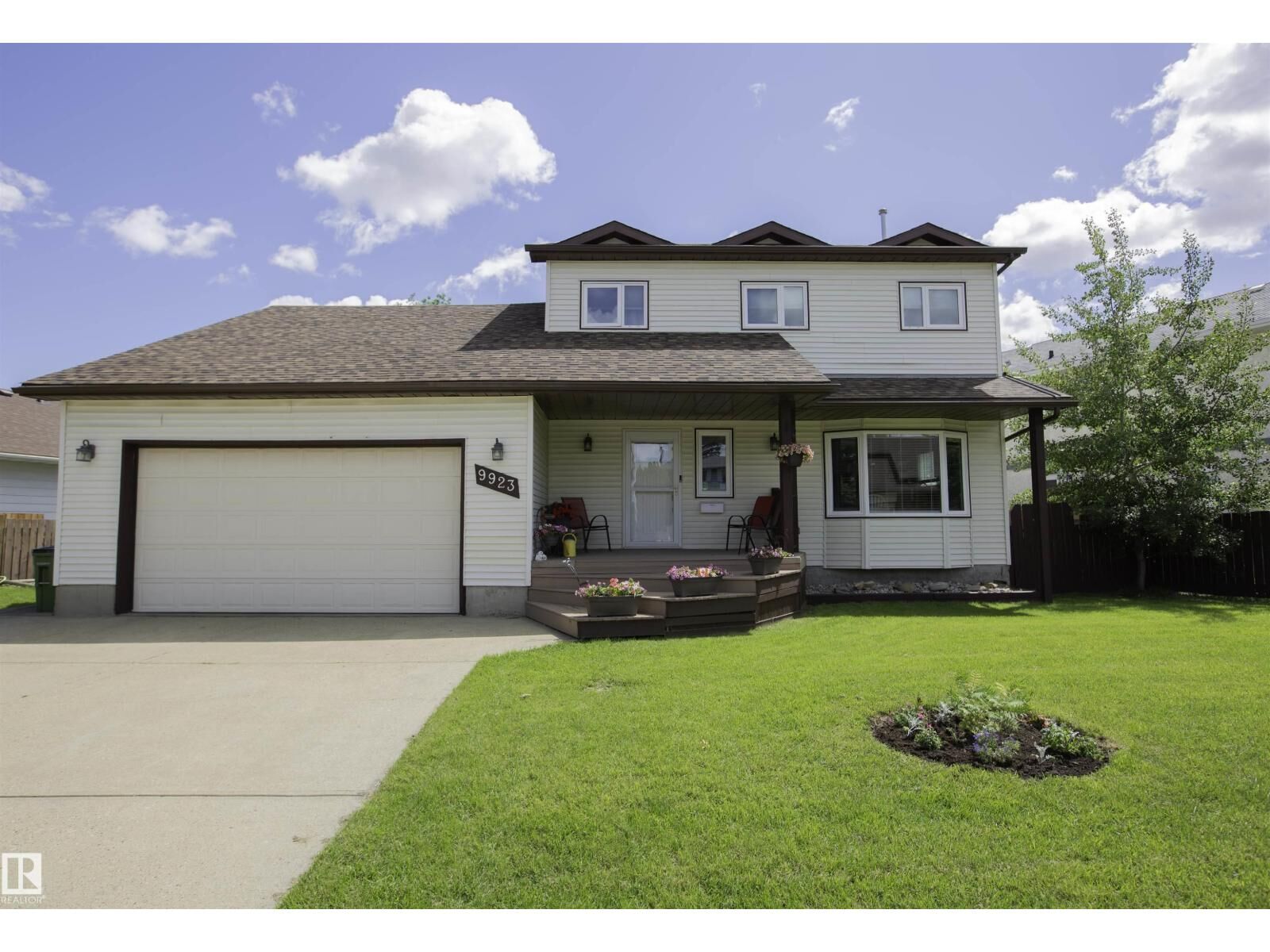 Property Photo:  9923 190 St NW  AB T5T 3X2 