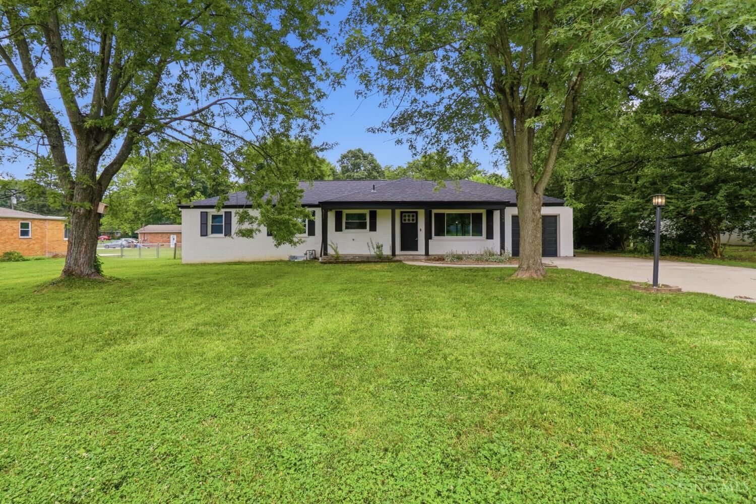 Property Photo: 124 Lynnview Drive OH 45040
