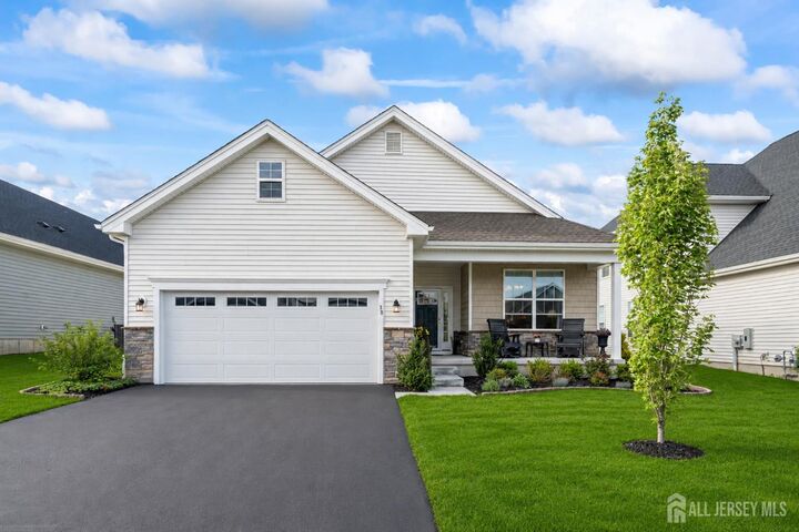 Property Photo:  38 Keeneland Road  NJ 08533 