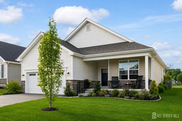 Property Photo:  38 Keeneland Road  NJ 08533 
