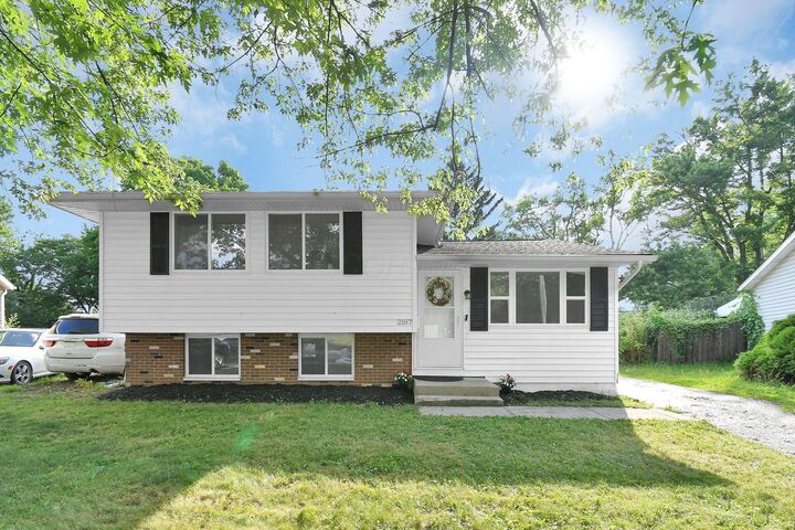 Property Photo:  2187 Balford W Square  OH 43232 