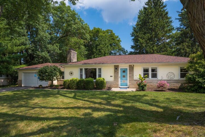 Property Photo:  210 Fairlawn Drive  OH 43214 