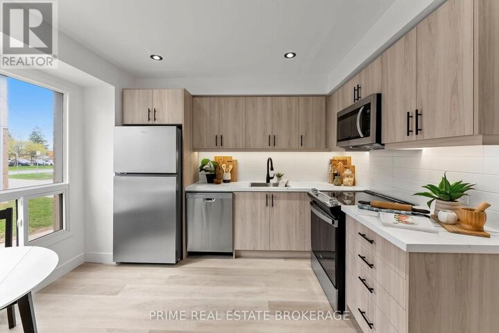 Property Photo:  126 Belmont Drive 48  ON N6J 4W1 