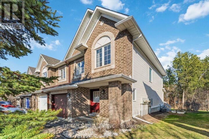 Property Photo:  8 Wimbledon Way  ON K2K 3J2 