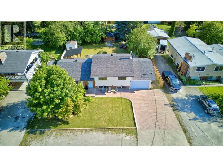Property Photo: 506 5th Street BC V0A 1H0