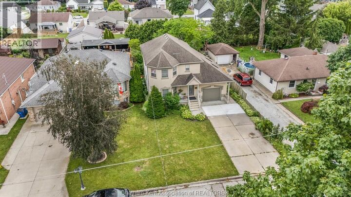 Property Photo: 34 Queensway Drive ON N7M 4G4
