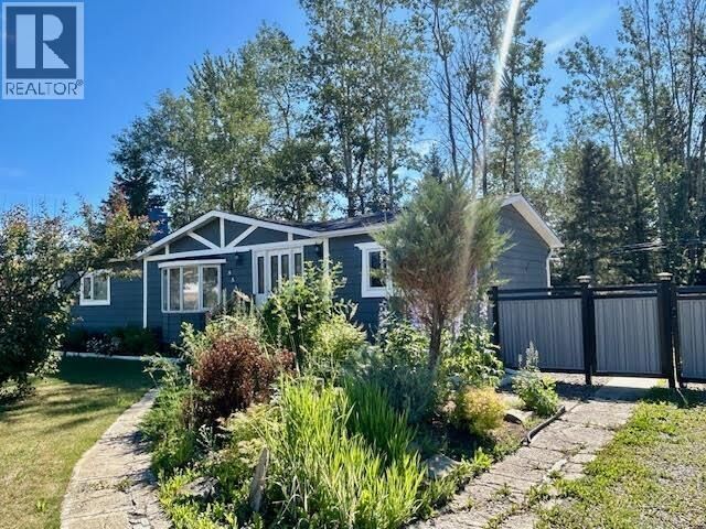 5544 53 Street — photo 1