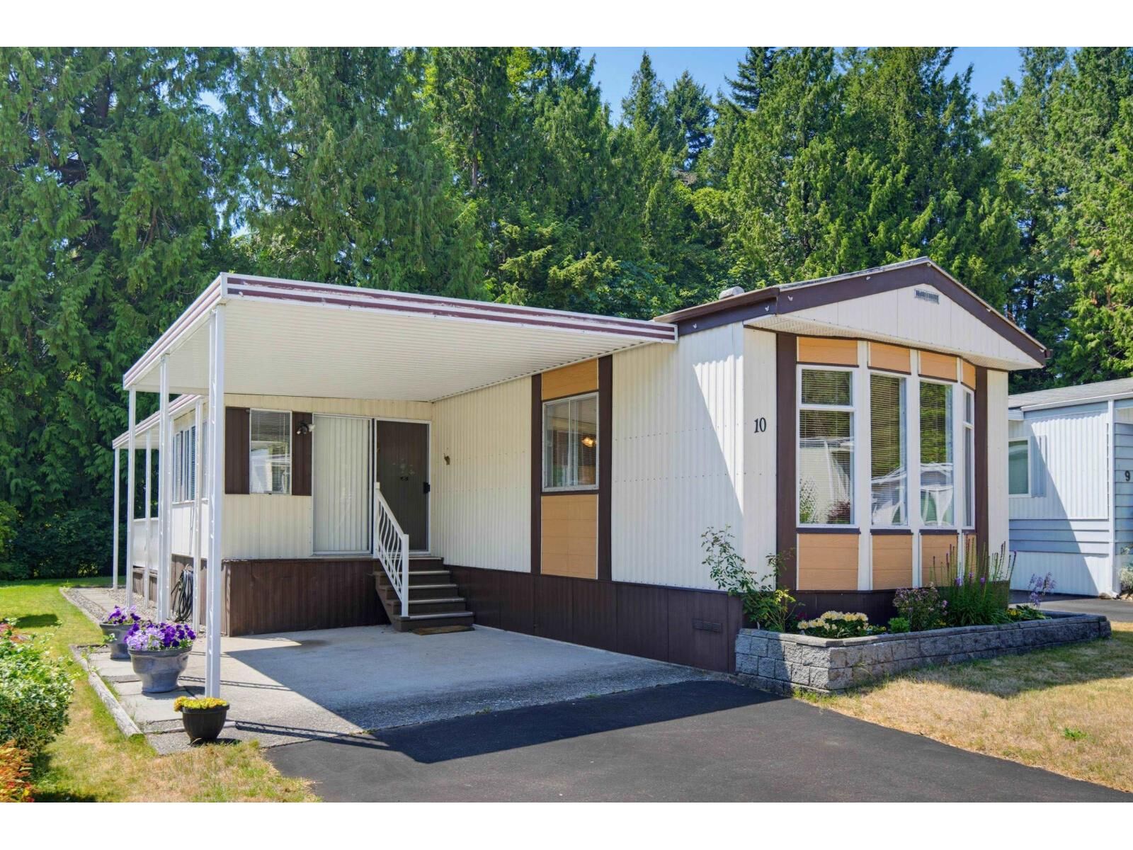 Property Photo: 2315 198 Street 10 BC V2Z 1Z1