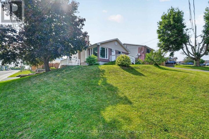 Property Photo: 300 Gardner Avenue ON K6H 5H8