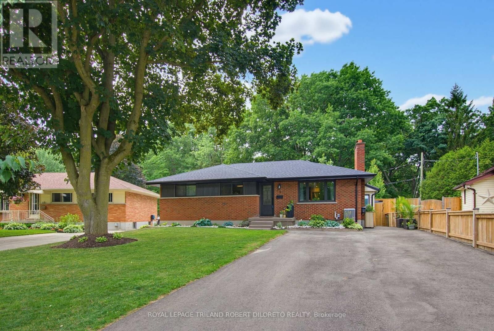 Property Photo:  9 Strathcona Drive  ON N5W 1P7 
