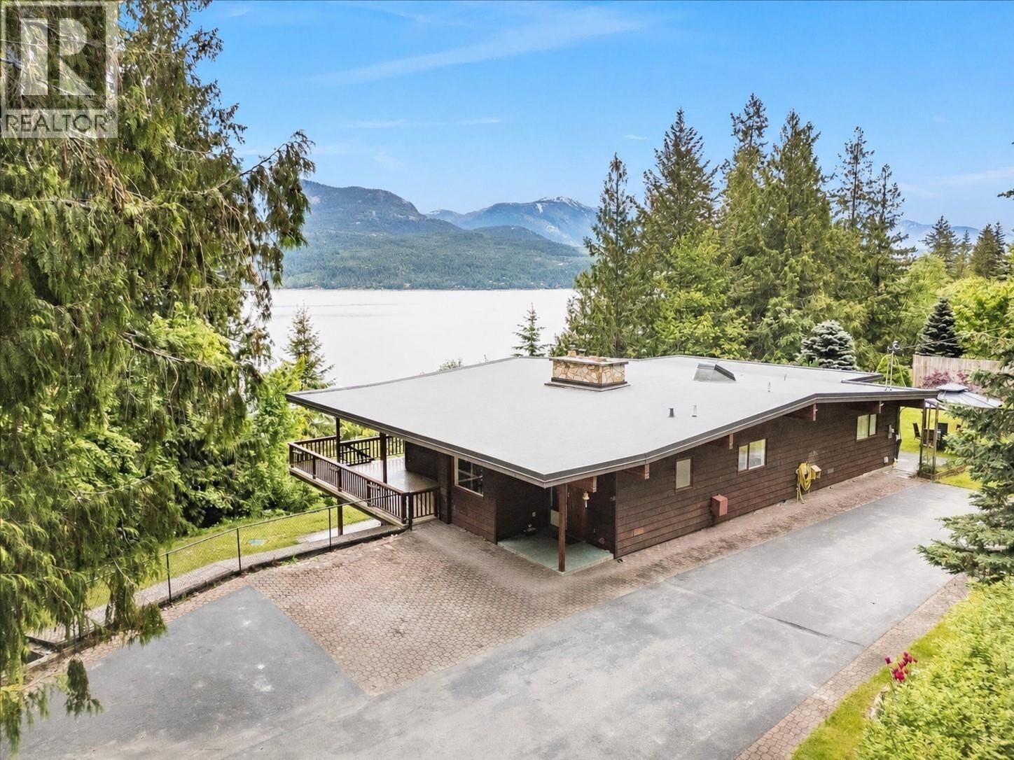 Property Photo: 3450 Davidson Road BC V0G 1A0
