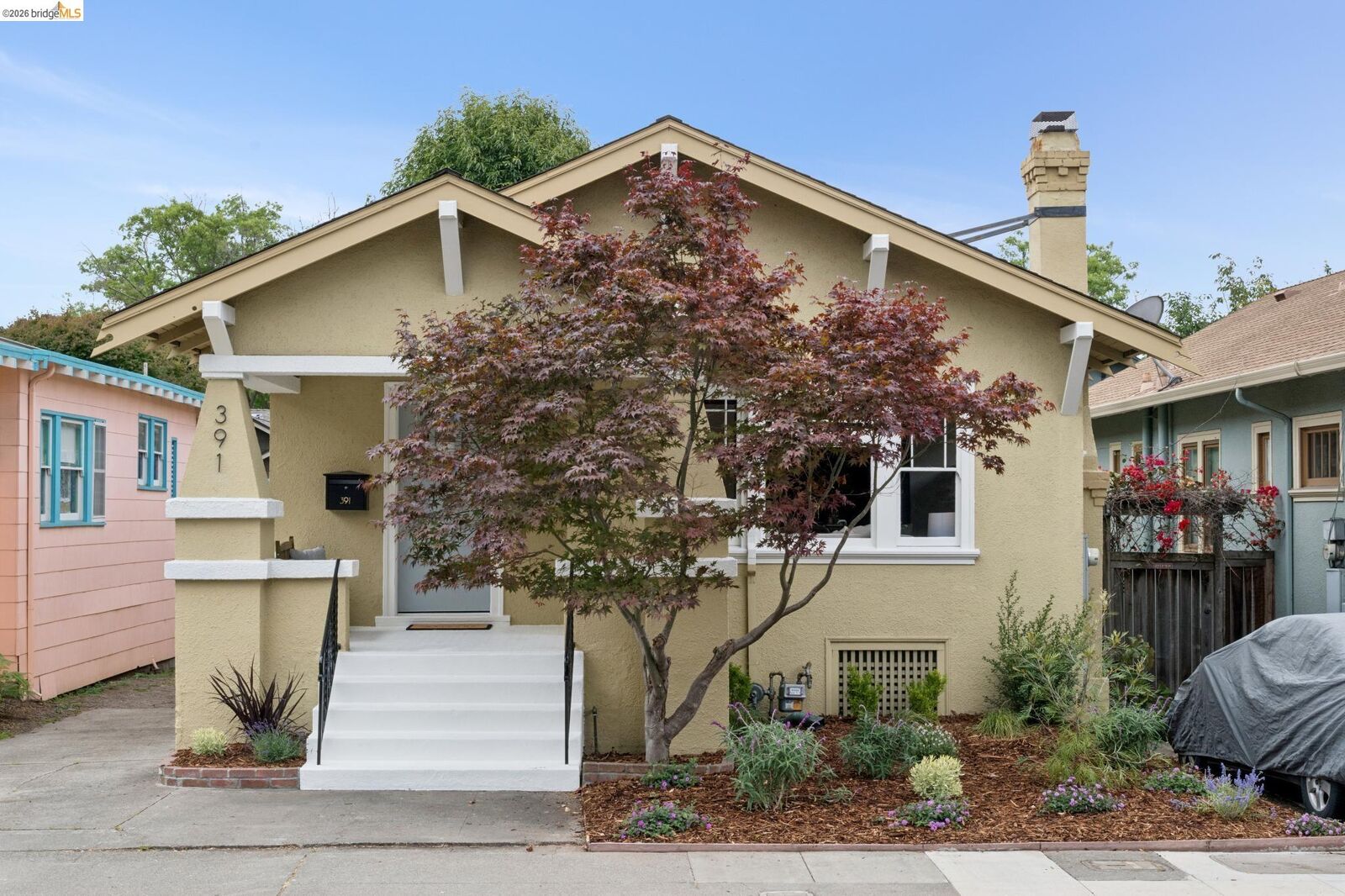 Property Photo: 391 51st St CA 94609