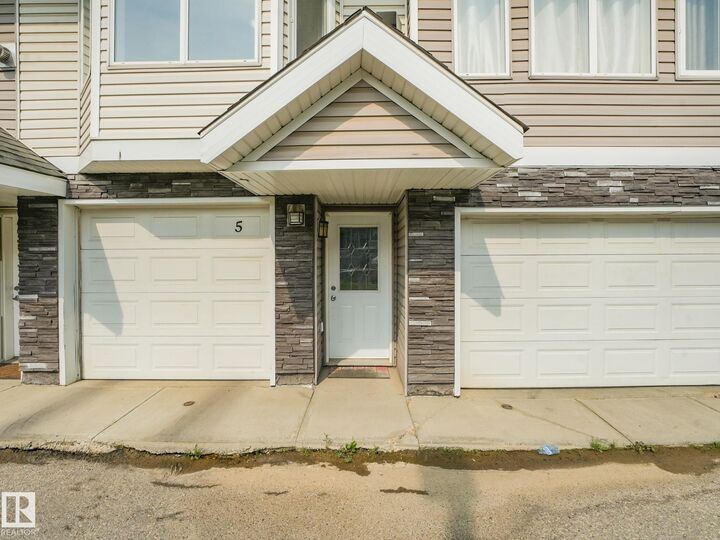 Property Photo: 13215 153 Avenue NW 5 AB T6V 0B6