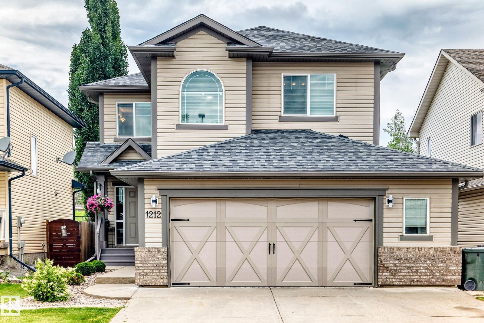 Property Photo:  1212 Westerra Crescent  AB T7Z 0B2 
