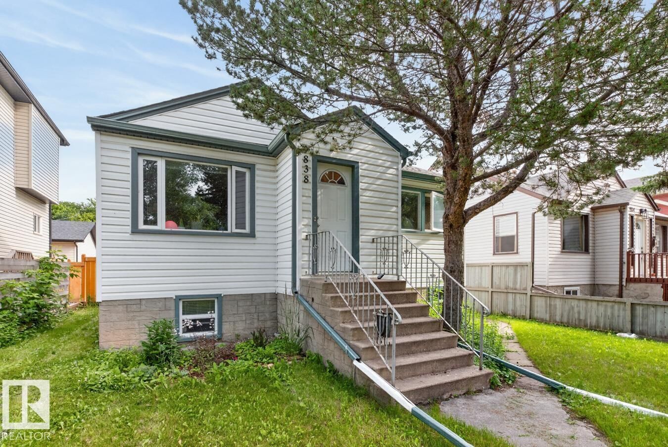 Property Photo: 9838 80 Avenue NW AB T6E 1T1