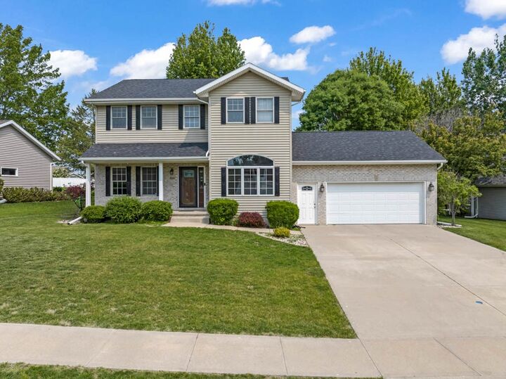 Property Photo:  1650 Jonathan Dr  IA 50501 