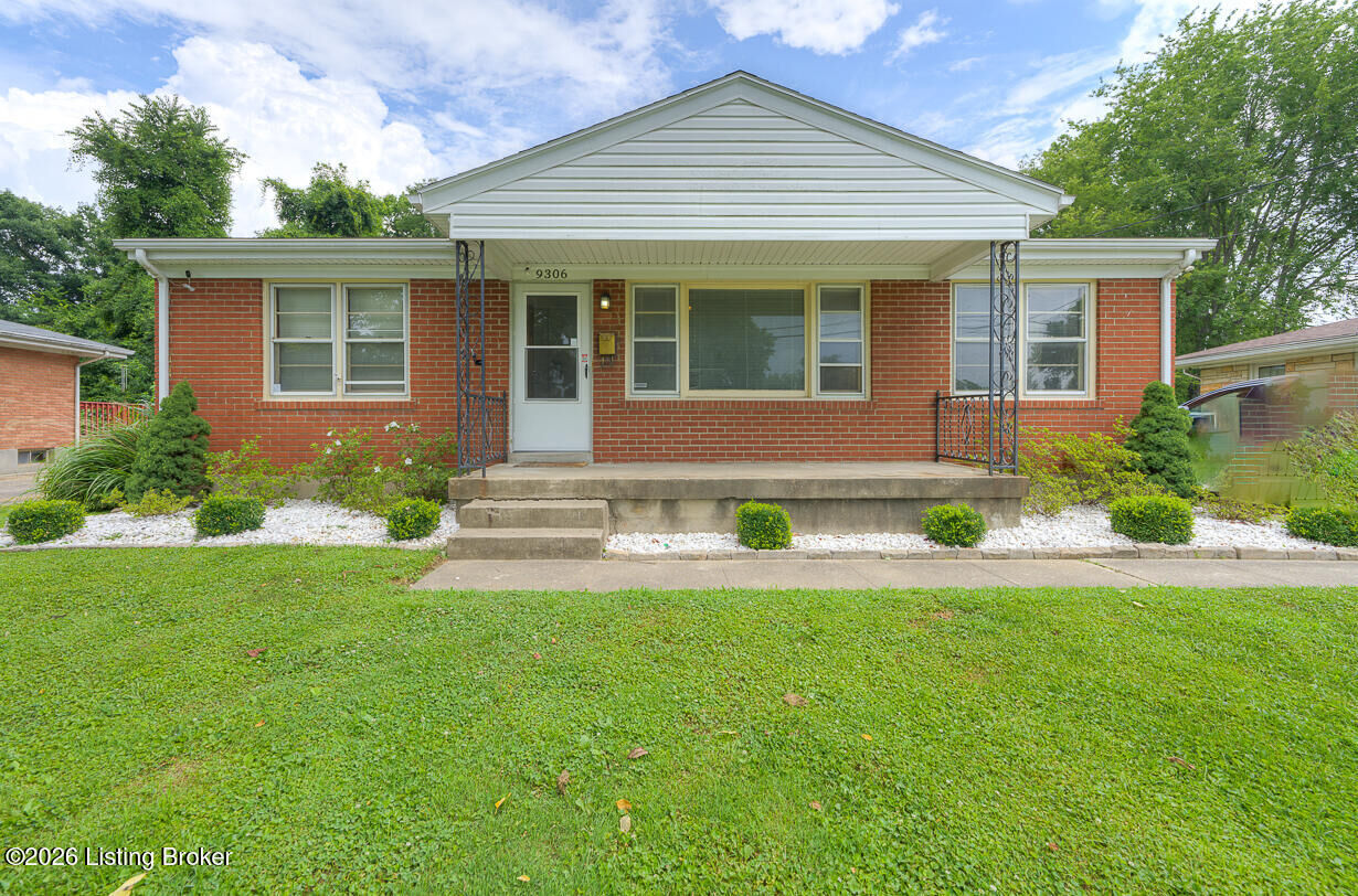 Property Photo:  9306 Ponder Ln  KY 40272 