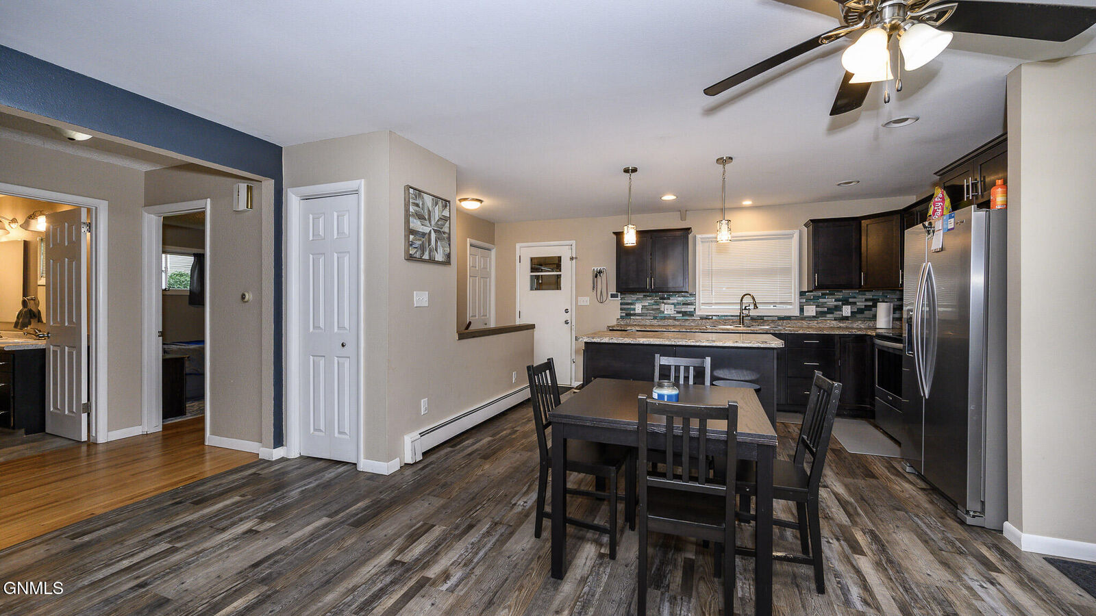 Property Photo:  906 5th Avenue NW  ND 58554 