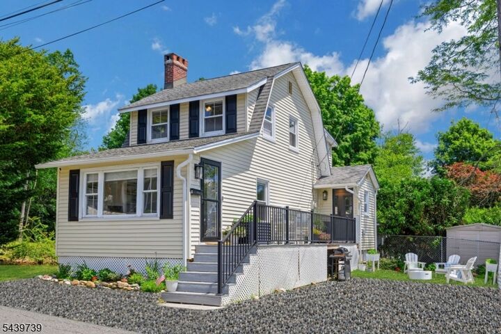 Property Photo: 4 Lakeview Ave NJ 07828