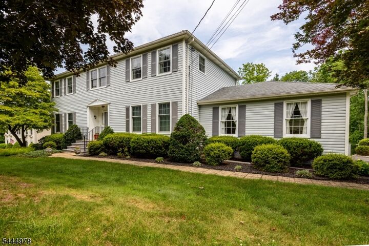 Property Photo: 31 Stratfordshire Dr NJ 07461