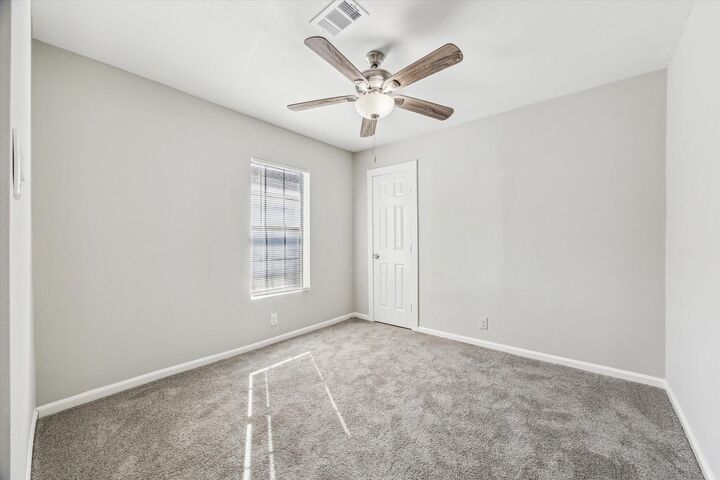 Property Photo:  5320 Bell St  TX 77023 