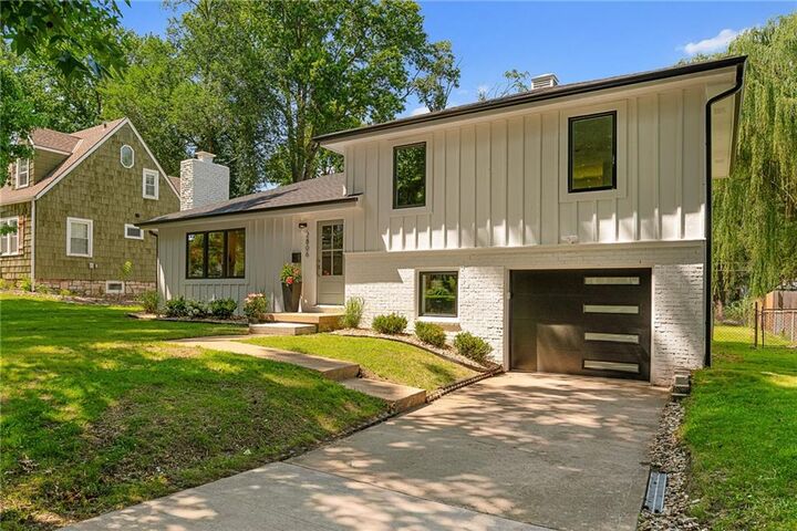 Property Photo: 2806 W 48th Street KS 66205