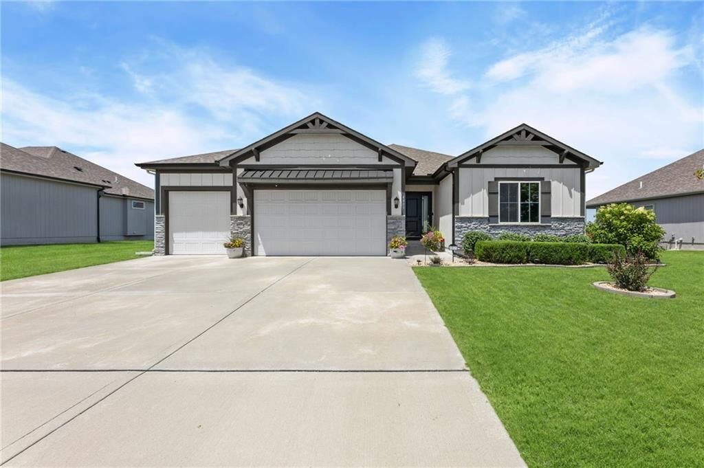 Property Photo: 4805 SW 3rd Street MO 64014