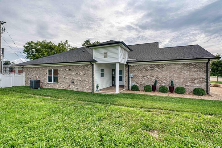 Property Photo:  8537 Pebble Creek Drive  IN 47630 