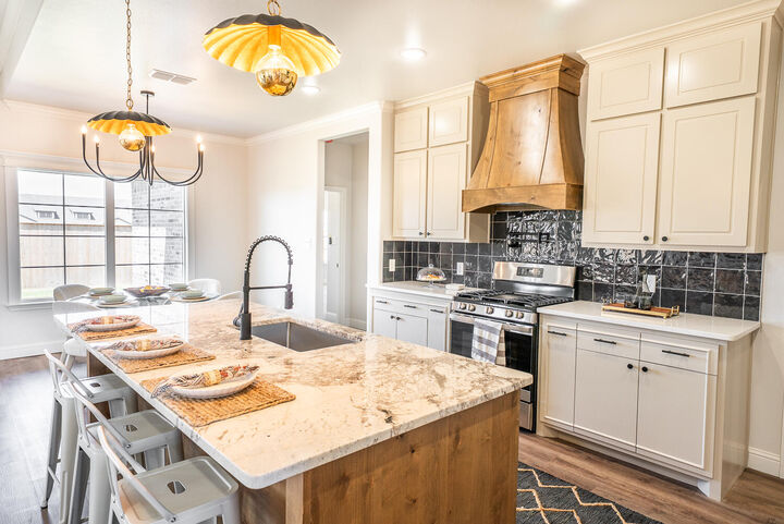 Property Photo: 1206 N 6th Street TX 79382