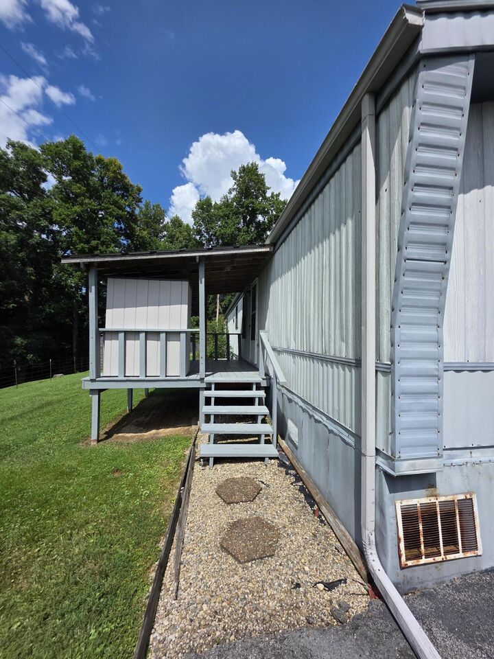 Property Photo:  91 Blakley Subdivision Road  KY 40741 