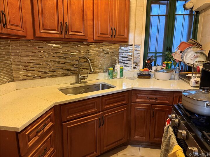 Property Photo: 1551 Unionport Road 4C NY 10462