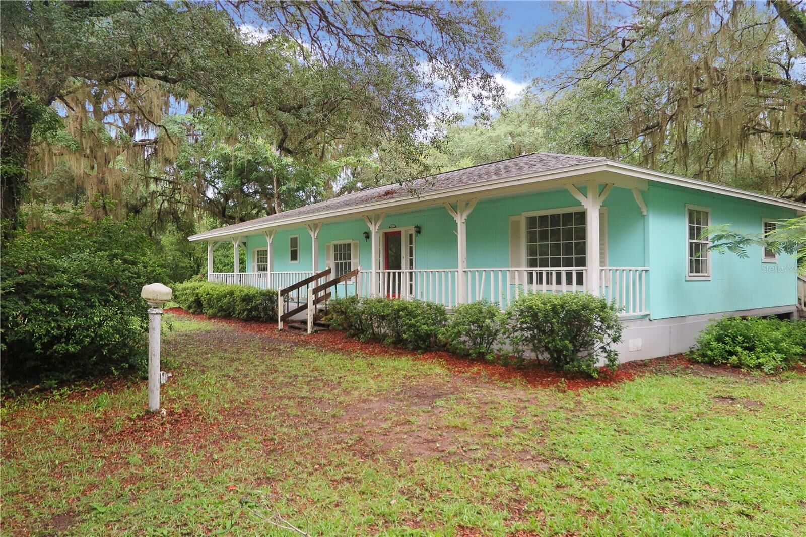 Property Photo: 11519 SE 225th Drive FL 32640