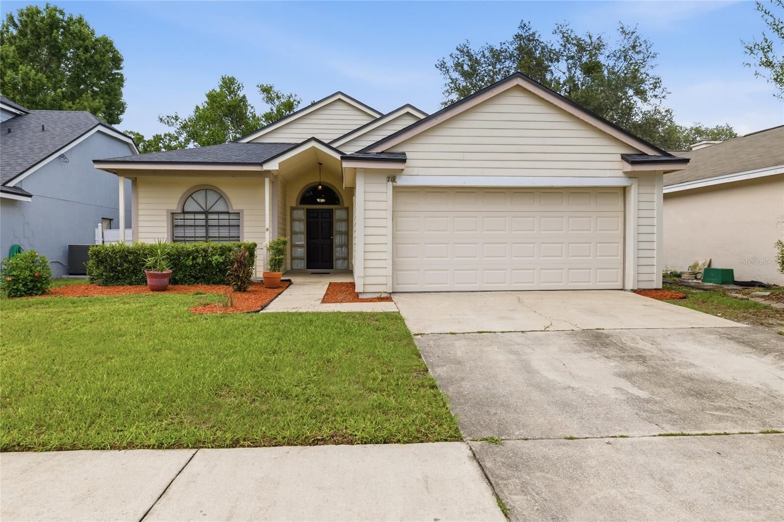 Property Photo:  718 Birgham Place  FL 32746 